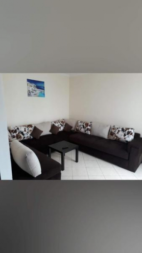 Spacieux duplex avec un grand jardin et une piscine